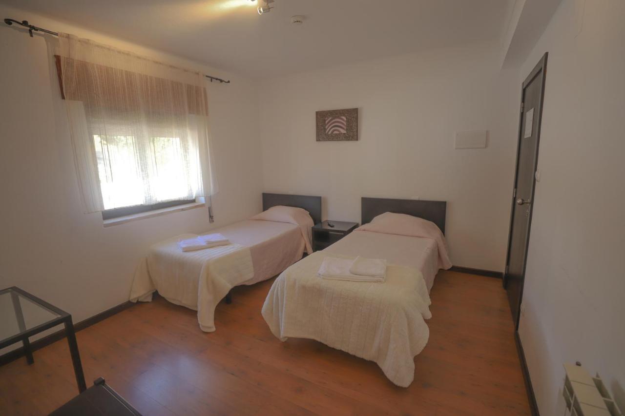 Resedencial Centro Bed & Breakfast Vimioso ภายนอก รูปภาพ