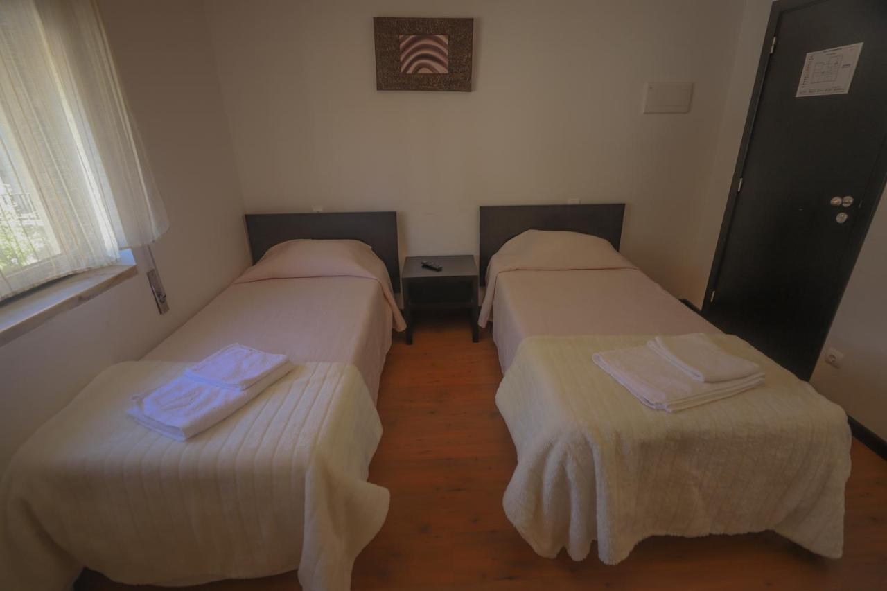 Resedencial Centro Bed & Breakfast Vimioso ภายนอก รูปภาพ